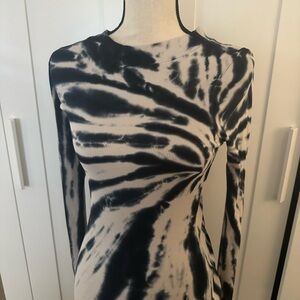 YF&B long sleeve tye dye maxi dress (S)